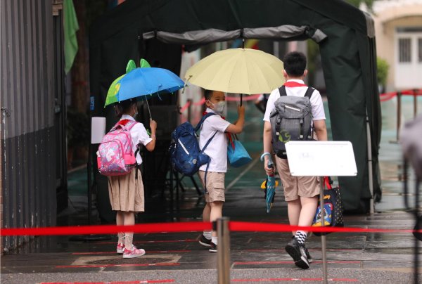 启天配资 首批“二孩”入学，无奈多校划片！家长期盼“长幼随学”